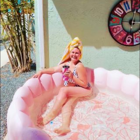 Blushing Palms Pool (PINK) - Picture 9 of 10